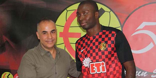 Eskişehirspor'dan 135 bin Euro alacağı vardı! 100 Euro'ya imza attı