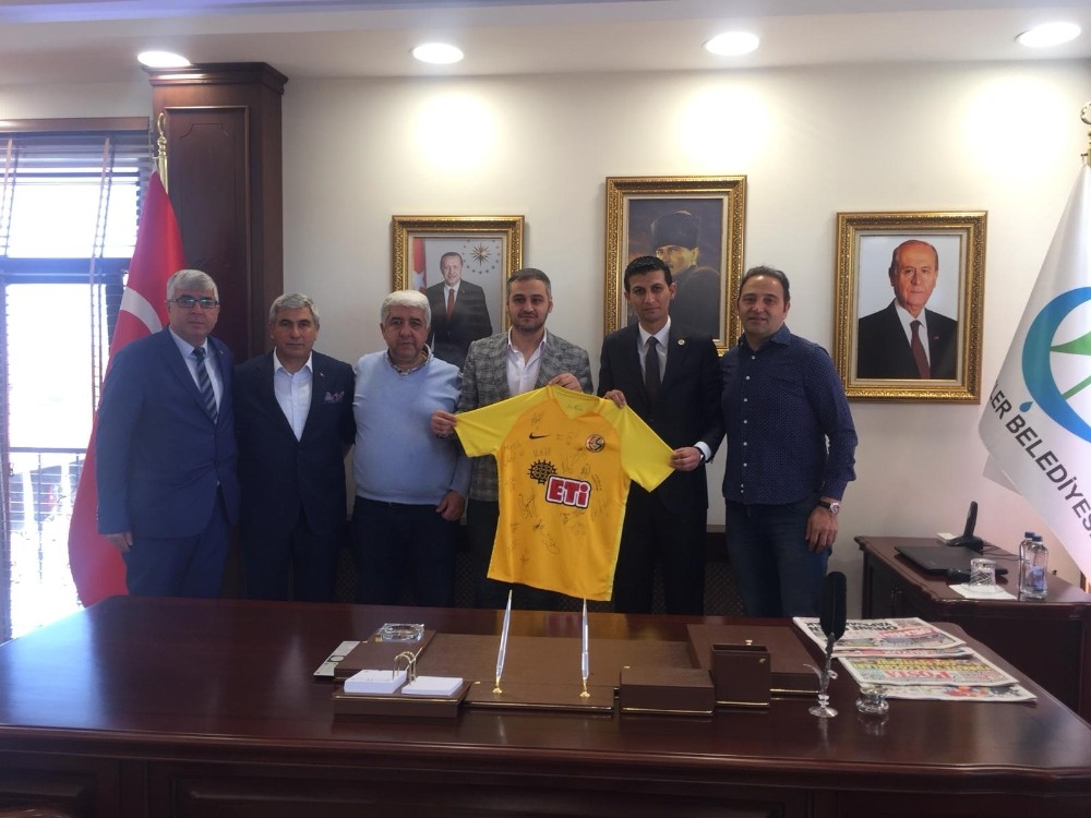 Eskişehirspor’dan Kadir Bıyık’a hayırlı olsun ziyareti 