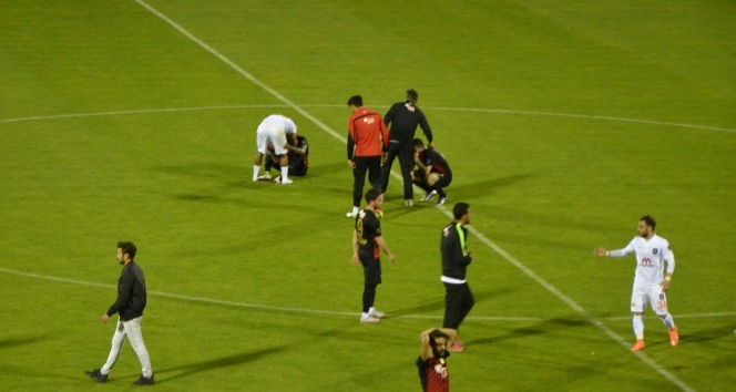 Eskişehirsporlu futbolcuları, Başakşehirli oyuncular teselli etti