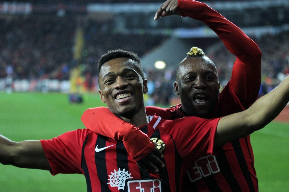 Eskişehirspor’un bileği bükülmüyor 