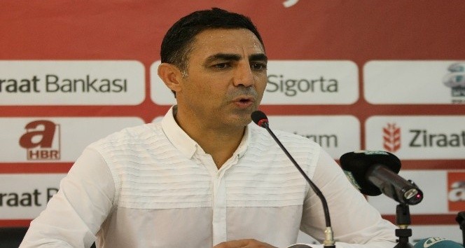 Eskişehirspor’un yeni teknik direktörü Mustafa Özer oldu 