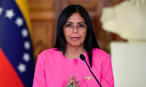 Eşkıyalıkla gelen koltukta ilk sevkiyat: Kukla yönetim Venezuela gazını servis etti