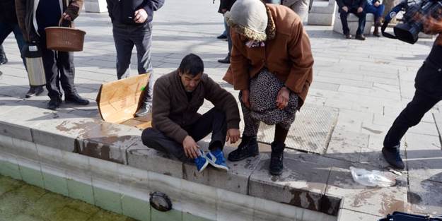 Esme ninenin paralarını havuza attılar