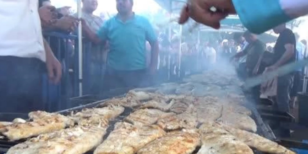 Esnaf ve üretim tesisleri binlerce alabalık dağıttı! Türkiye 2. olma yolunda: O ilimzide 4. Balık Festivali düzenlendi