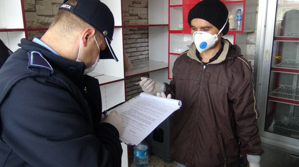 Esnaf virüs korkusundan imzayı bile kendi kalemi ile attı 