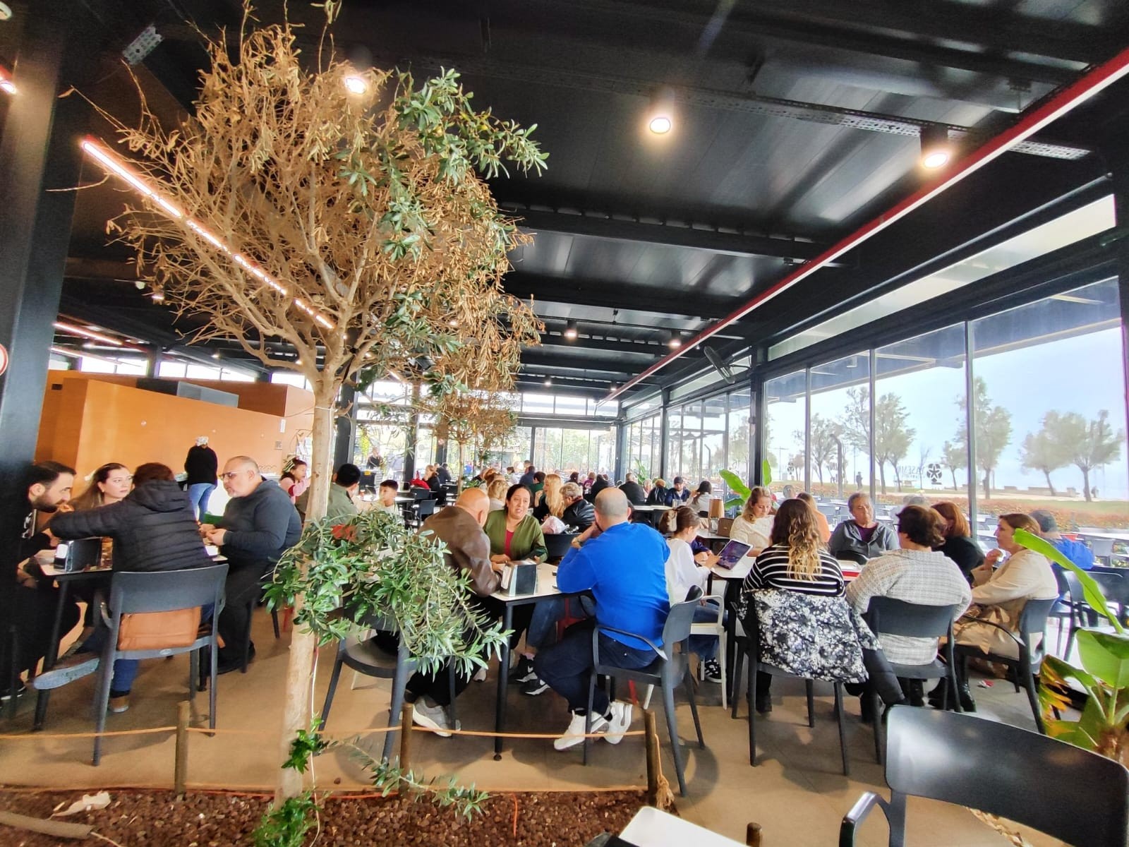 Esnafa “boykot” diyenler, kendi belediye işletmelerinde yoğunluktan sipariş yetiştiremiyor