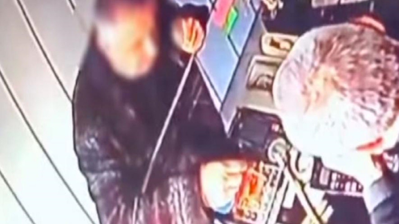 Esnafının dikkati dolandırıcıyı ele verdi