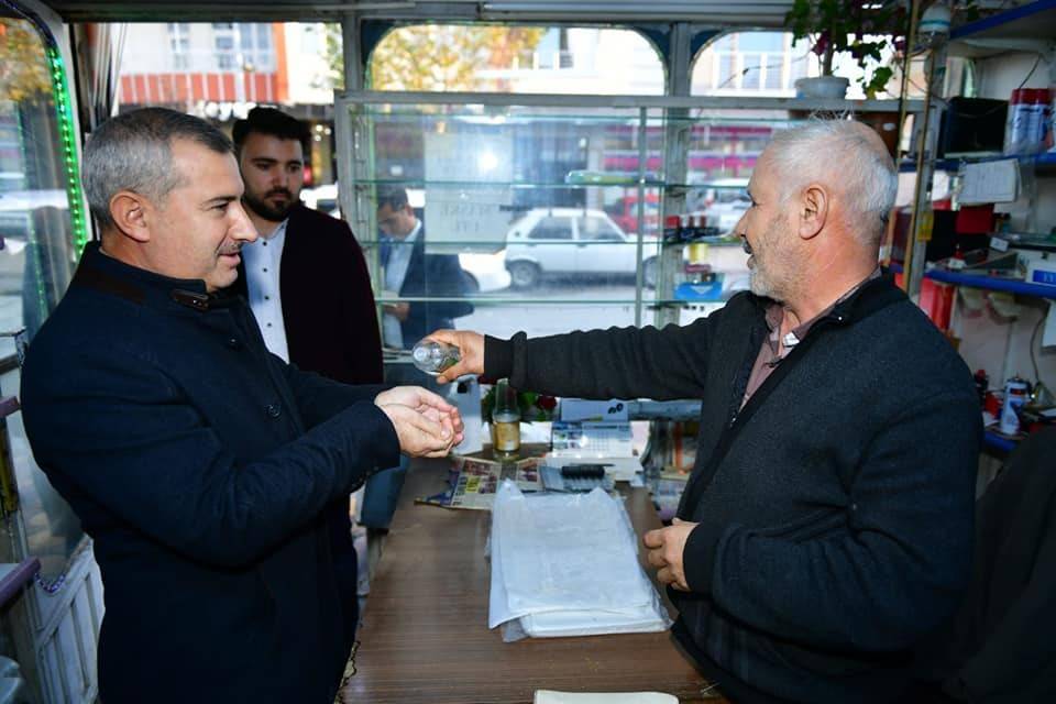 “Esnaflarımızın milli ekonomimizin güçlenmesi için ortaya koyduğu gayreti takdir ediyoruz”