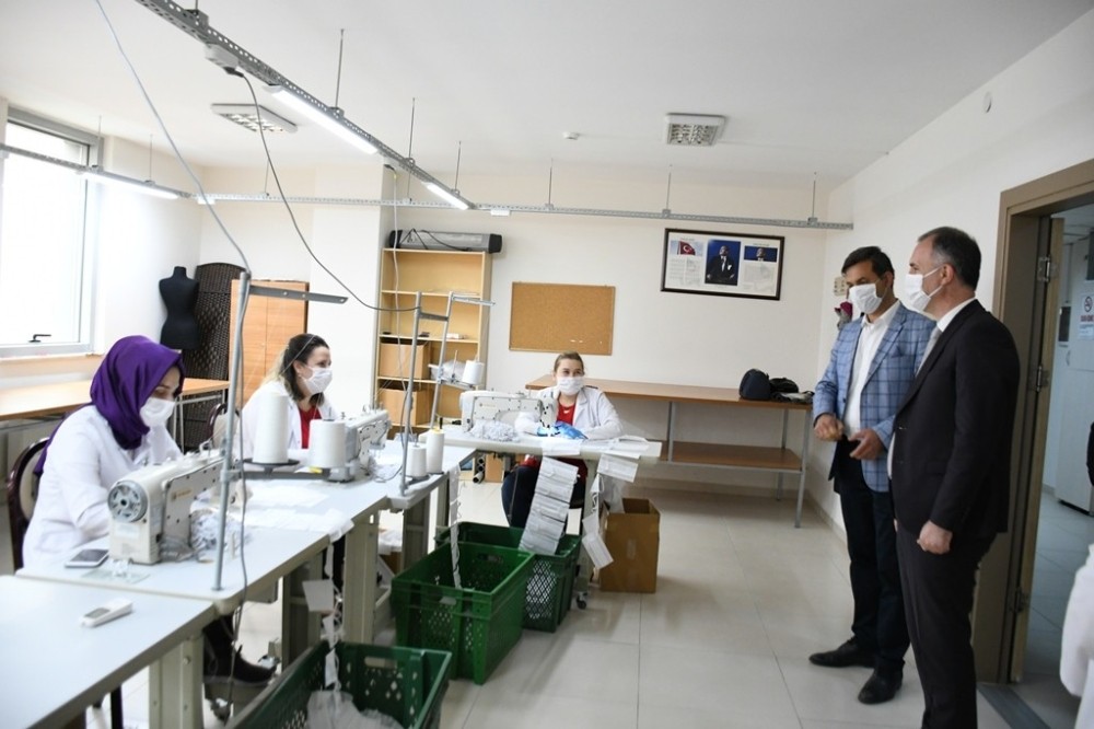 Esnafların maskesi belediyeden 