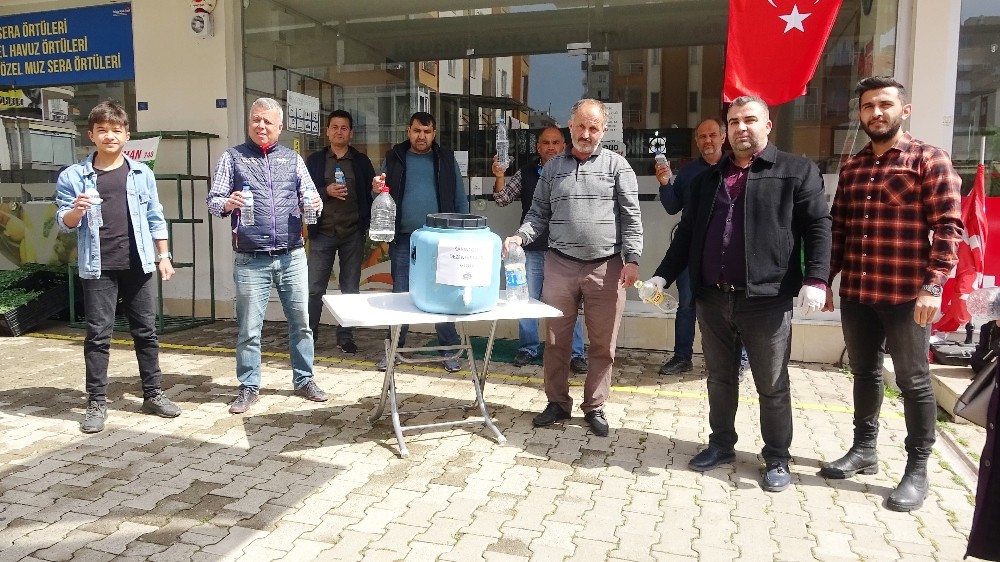 Esnaftan vatandaşlara ücretsiz dezenfektan 