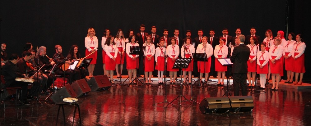 ESOGÜ Hastanesi Türk Halk Müziği Korosu ve HAMER Orkestrası konser verdi 