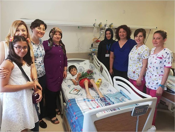 ESOGÜ Hastanesi yetkilileri hasta ve personelleri bayramda unutmadı 