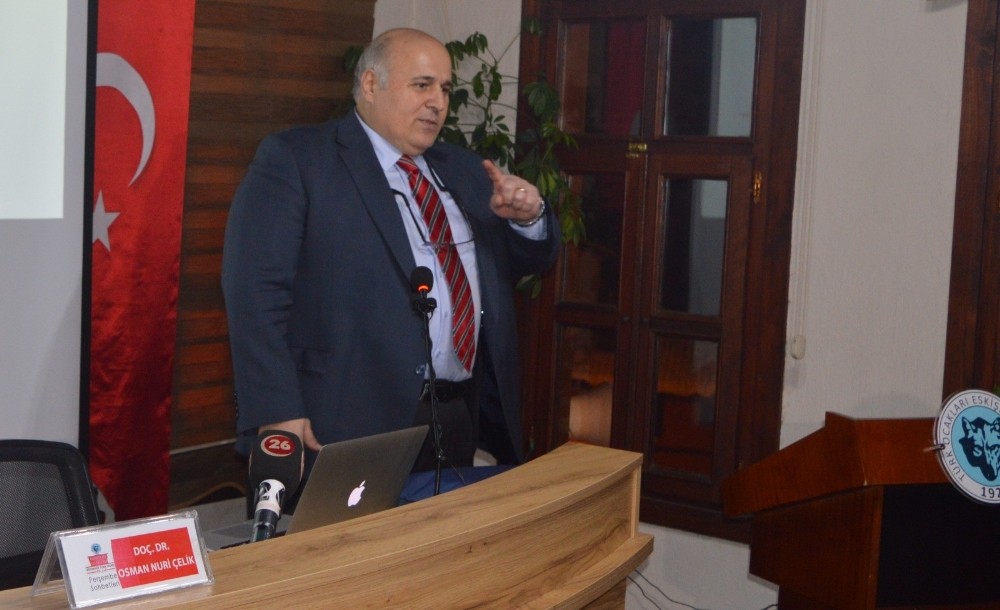 ESOGÜ Öğretim Üyesi Doç. Dr. Çelik’ten, ‘Dünya digital dönüşüm çağını yaşıyor’ konulu konferans 
