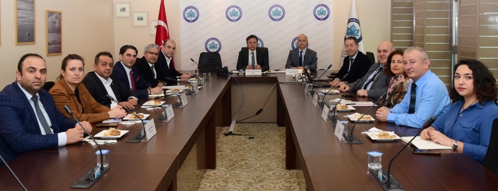ESOGÜ’deki toplantıda Yetkinlik ve Dijital Dönüşüm Merkezleri ele alındı 