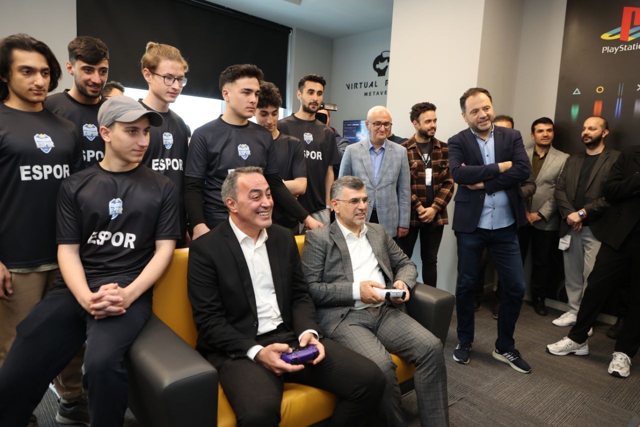 Espor Turnuvasına Gençlerden Yoğun İlgi