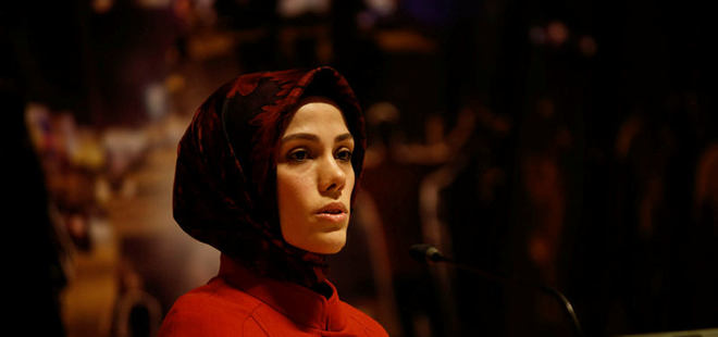 Esra Albayrak'tan öğrencilere burs