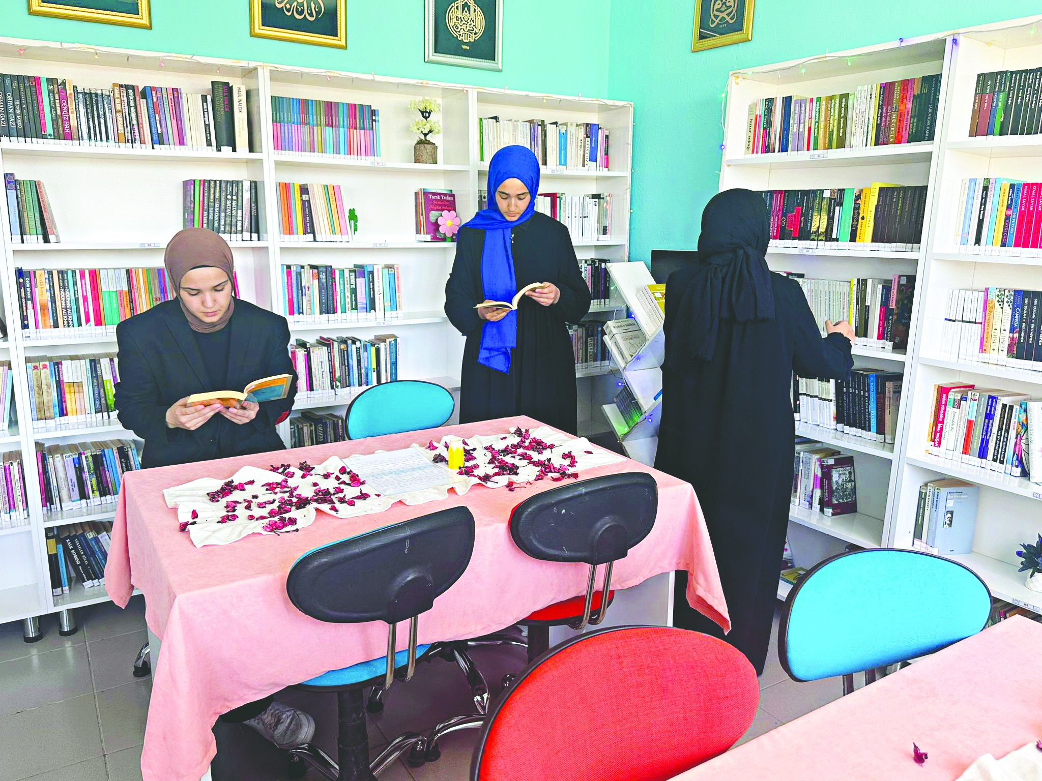 Esra öğretmenin kütüphane hayalini meslektaşları gerçekleştirdi