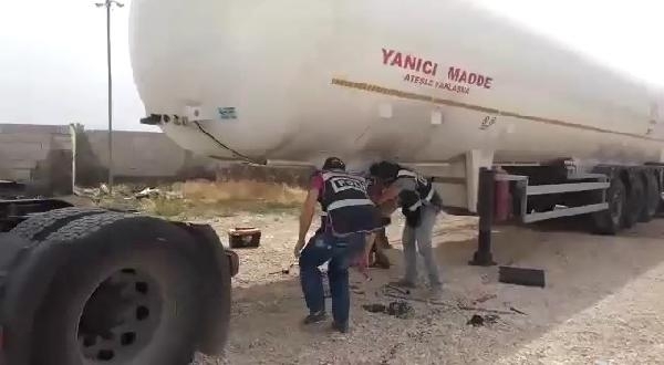 Esrar ve kaçak sigaraya 3 gözaltı