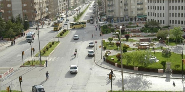 Esrarengiz koku ilçeyi karıştırdı!