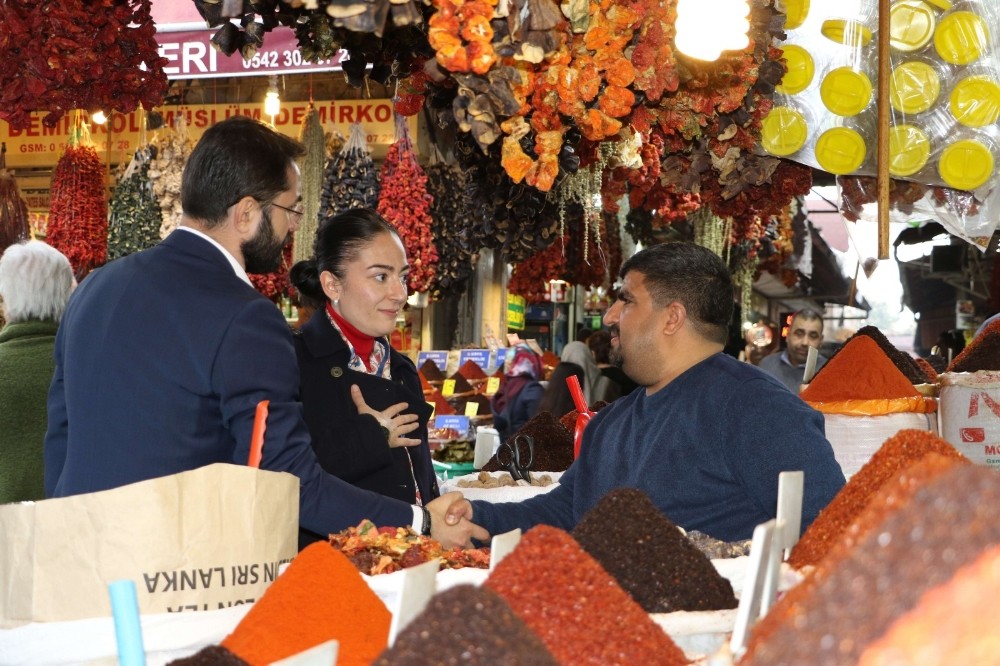 Essum Aslan esnafı ziyaret etti 