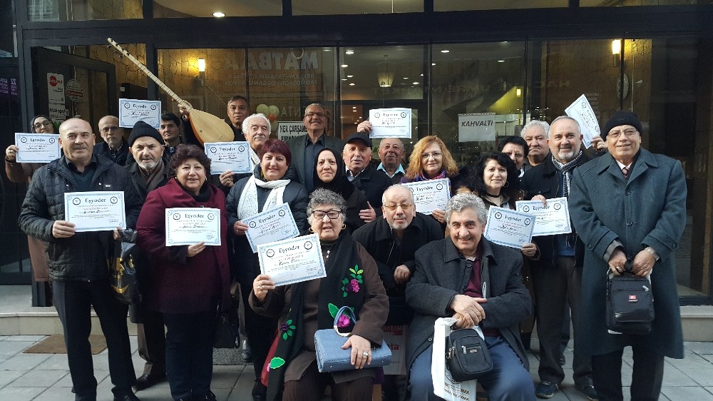 EŞYODER’in 7’nci kuruluş yıl dönümünde; şairler, ozanlar ve yazarlar ödüllerini aldılar 
