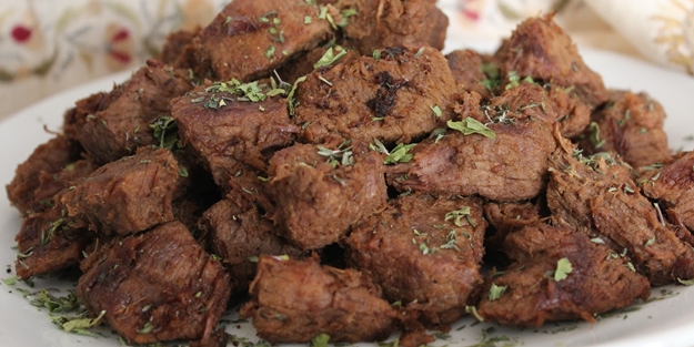 Et haşlanarak, yeşil yapraklı sebzelerle tüketilmeli
