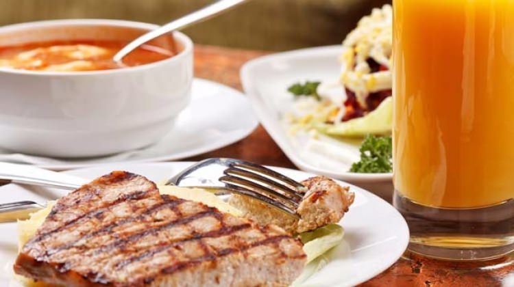 Et yemeği yerken mutlaka bunu içmelisiniz!