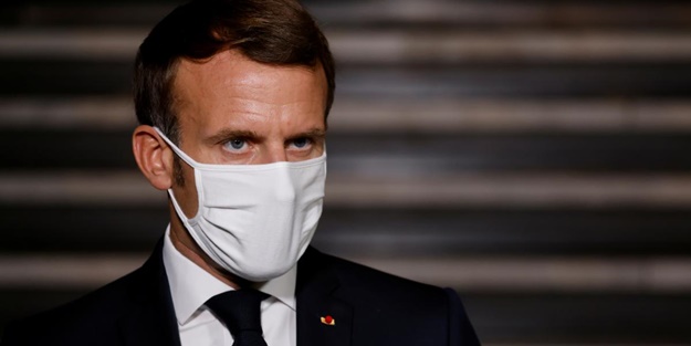 Etekleri tutuşan Macron'dan Napolyon'a naziresi!