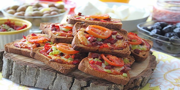 Etimek pizza nasıl yapılır?