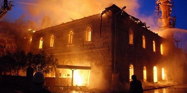 Etiyopya'da iki cami ateşe verildi