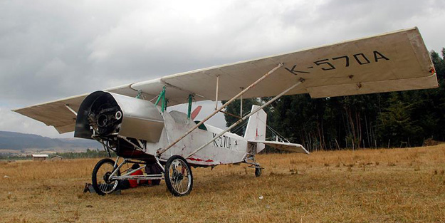 Kendi imkanlarıyla uçak yaptı