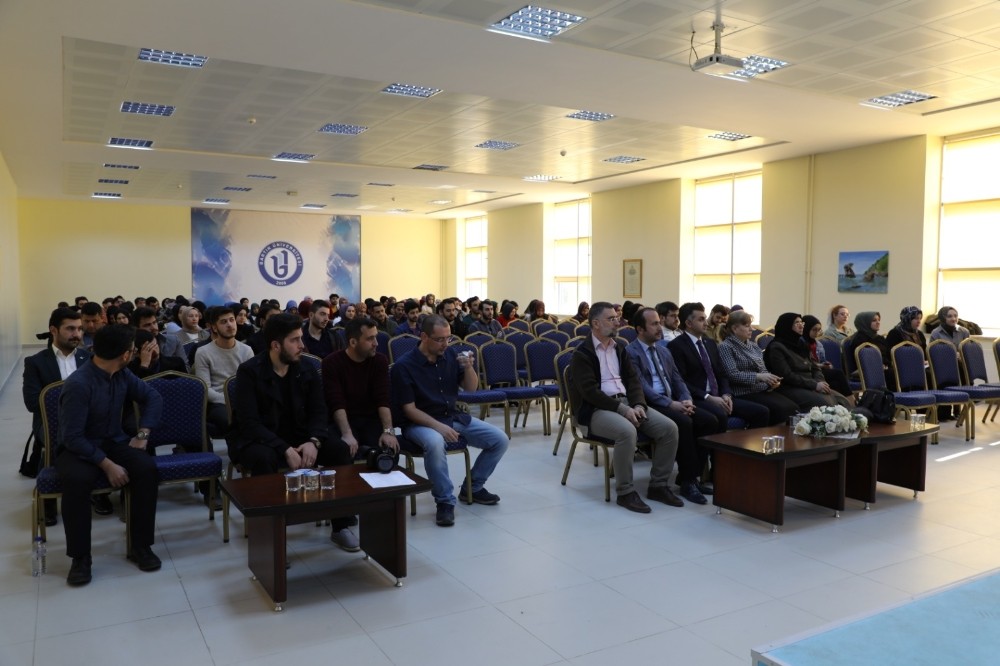 ‘Etkili Öğretmen Olmak’ konulu konferans düzenlendi 