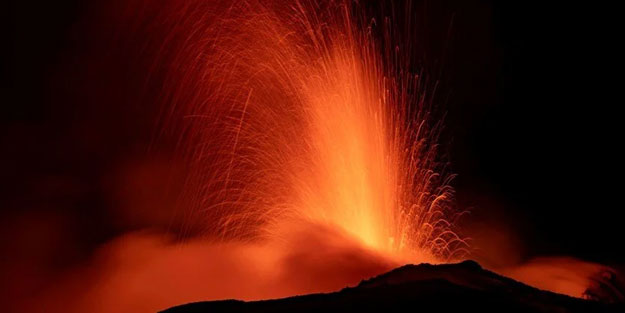 Etna Yanardağı yeniden faaliyete geçti