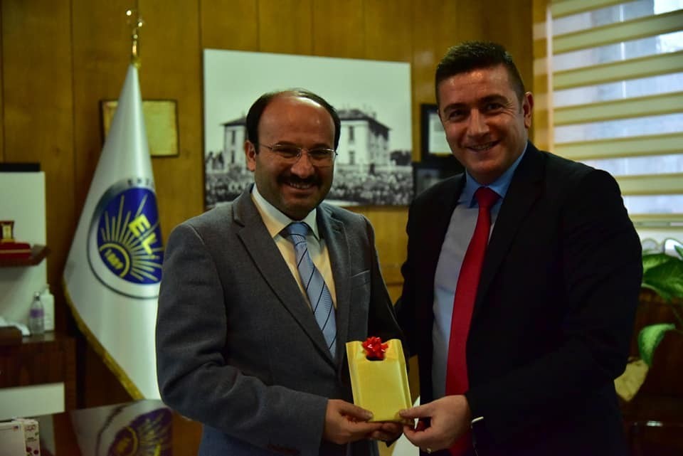 ETÜ Rektörü Çakmak Erzurum Lisesini ziyaret etti 