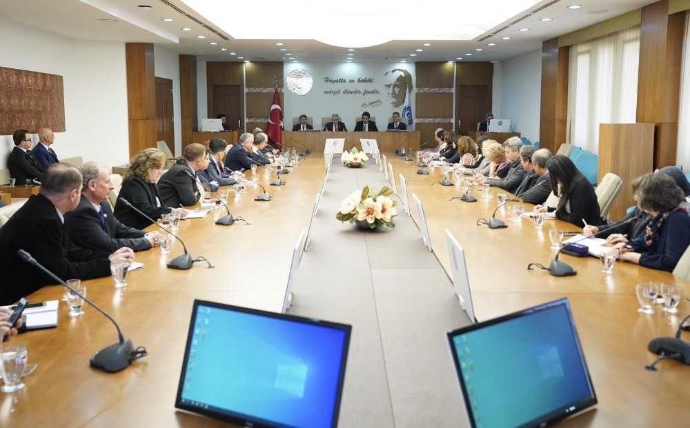 EÜ senatosundan olağanüstü korona virüsü toplantısı 