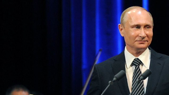 EURO 2016 öncesi Rusya'dan İngiltere'ye 'denizaltı' jesti