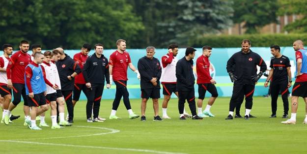 Euro 2020 Türkiye İtalya maç saati Türkiye İtalya maçı ne zaman saat kaçta?