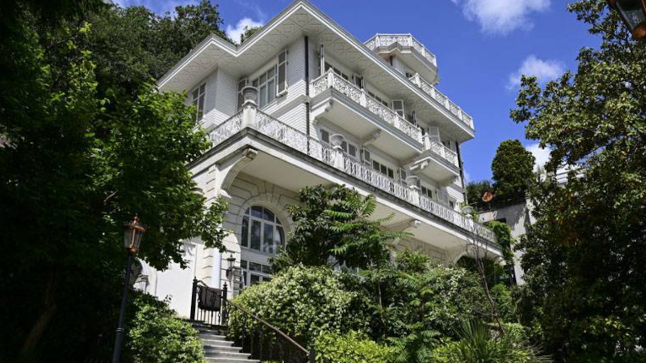 Ev arayanların dikkatine: Boğaz'daki satılık köşke 115 milyon lira indirim yapıldı!