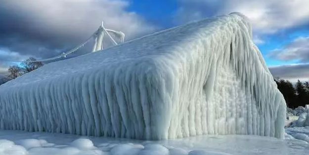 Ev bile buz tuttu! ABD felaketi yaşıyor