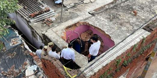 Ev çöktü: 5 ölü!