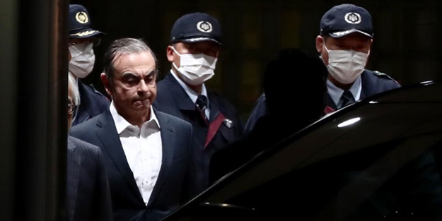 Ev hapsinde tutuluyordu! Beyrut'a kaçtı