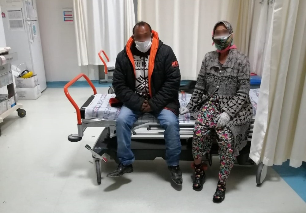 Ev karantinasından kaçan aile jandarmaya yakalandı 