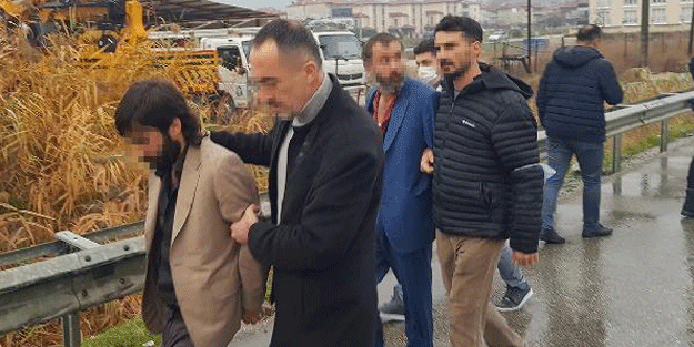 Ev kundaklayan 2 şüpheli, enselendi