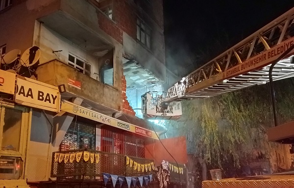 Ev sahibine kızdı, evi ateşe verdi