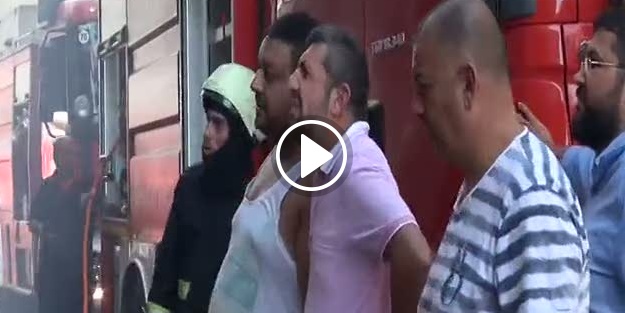 Ev yanınca 8 yaşındaki oğlunu dövmeye kalkıştı