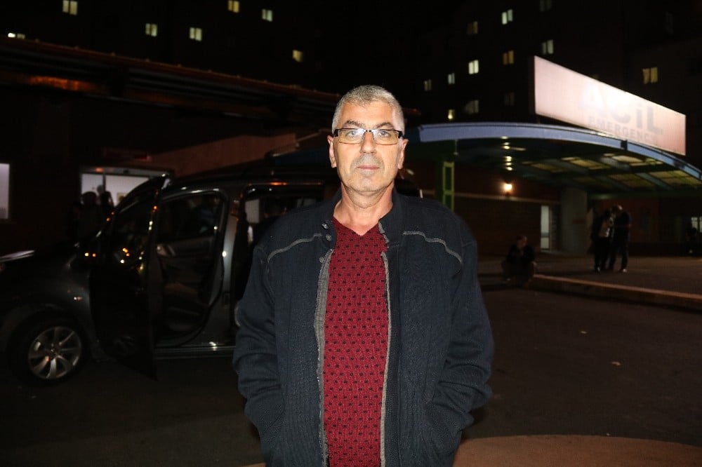Ev yıkıldığında içinde bulunan Alparslan o anları anlattı 