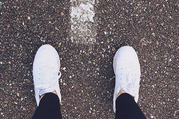 Evde ayakkabı giyenler dikkat! Çok ciddi sağlık...