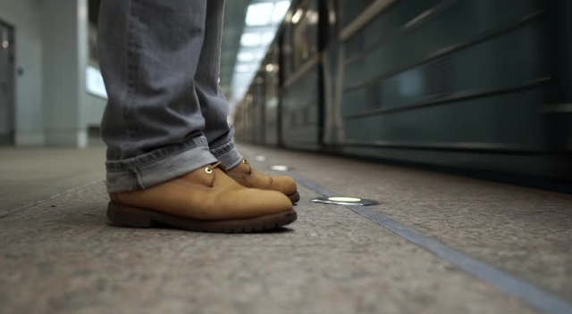 Evde ayakkabı ile dolaşmak hastalık nedeni