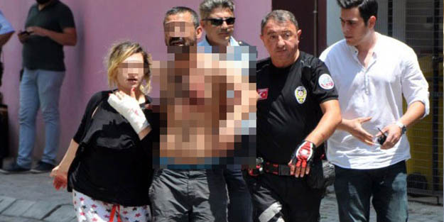 Evde başlayan kavga sokağa taştı! Eline aldığı bıçakla kendini doğradı