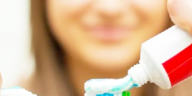 Evde diş beyazlatma yöntemleri neler? İşte o mucize teknikler… Diş beyazlatma işlemi nedir, nasıl yapılır?